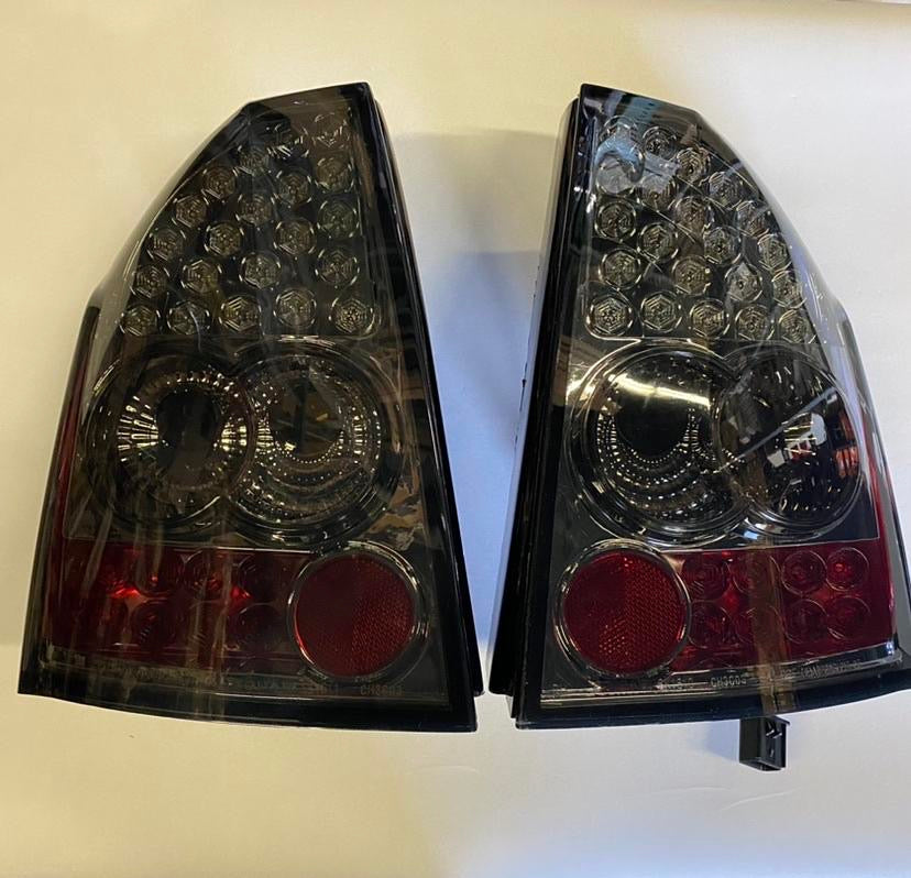 05-06 DODGE CHRYSLER 300 LED SMOKED REAR TAILLIGHTS