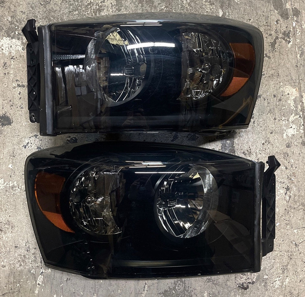 OB 06-08 DODGE RAM BLAACK SMOKED AMBER HEADLIGHT