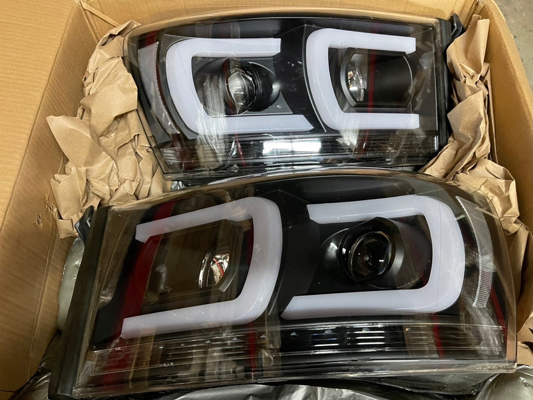 REFURBISHED 06-08 DODGE RAM 1500 06-09 DODGE RAM 2500 3500 BLACK HOUSING LED/ PROJECTOR
