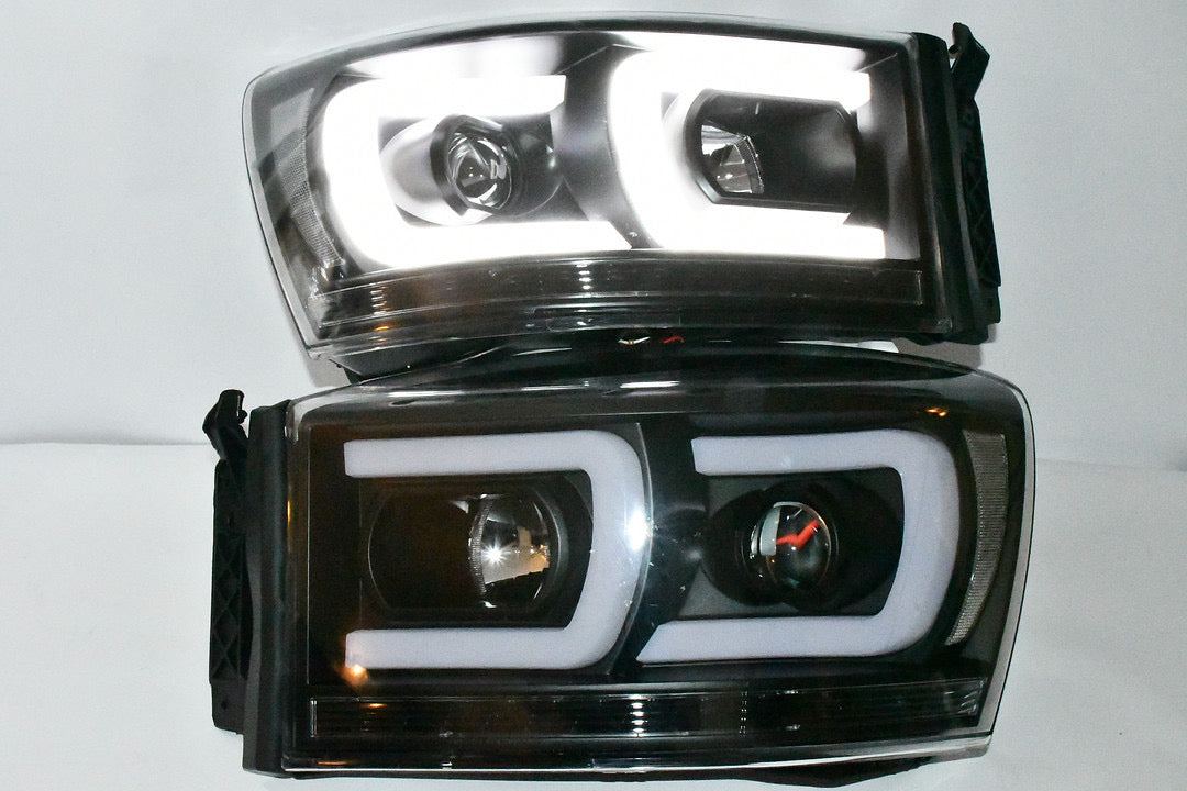 REFURBISHED 06-08 DODGE RAM 1500 06-09 DODGE RAM 2500 3500 BLACK HOUSING LED/ PROJECTOR