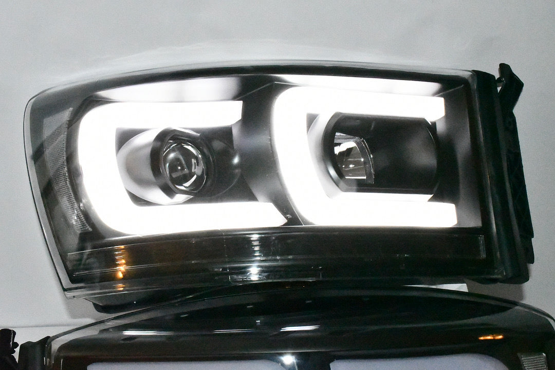REFURBISHED 06-08 DODGE RAM 1500 06-09 DODGE RAM 2500 3500 BLACK HOUSING LED/ PROJECTOR