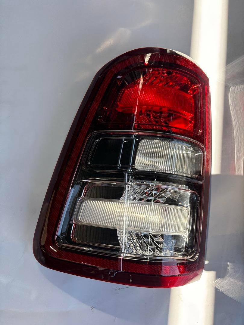 19-22 DODGE RAM 1500 OE STYLE TAILLIGHTS RED LENS BLACK HOUSING