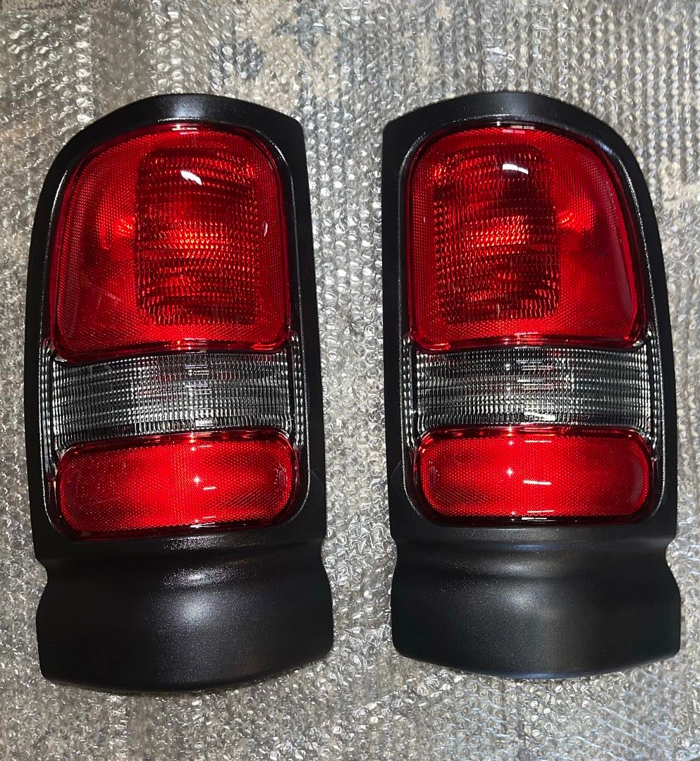 94-01 DODGE RAM BLACK OE STYLE TAILLIGHTS