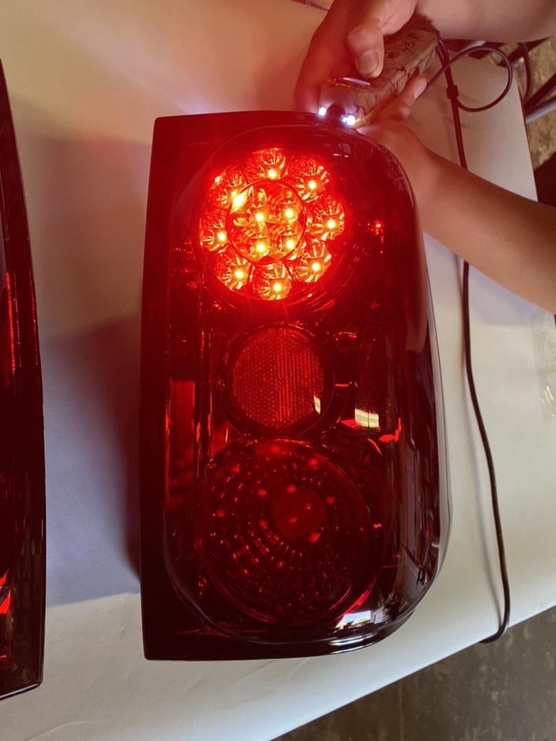 03-06 FORD EXPEDITION LED REAR RED TAILLIGHTS