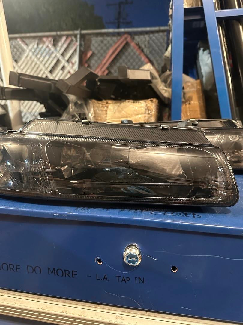 95-00 CIRRUS STRATUS SMOKED HOUSING CLEAR CORNERS HEADLIGHT PAIR ASSEMBLY