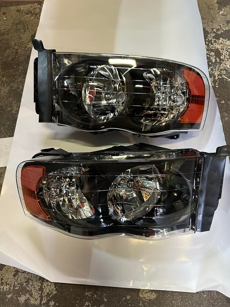 02-05 DODGE RAM 1500 03-05 RAM 2500 3500 BLACK AMBER HEADLIGHTS