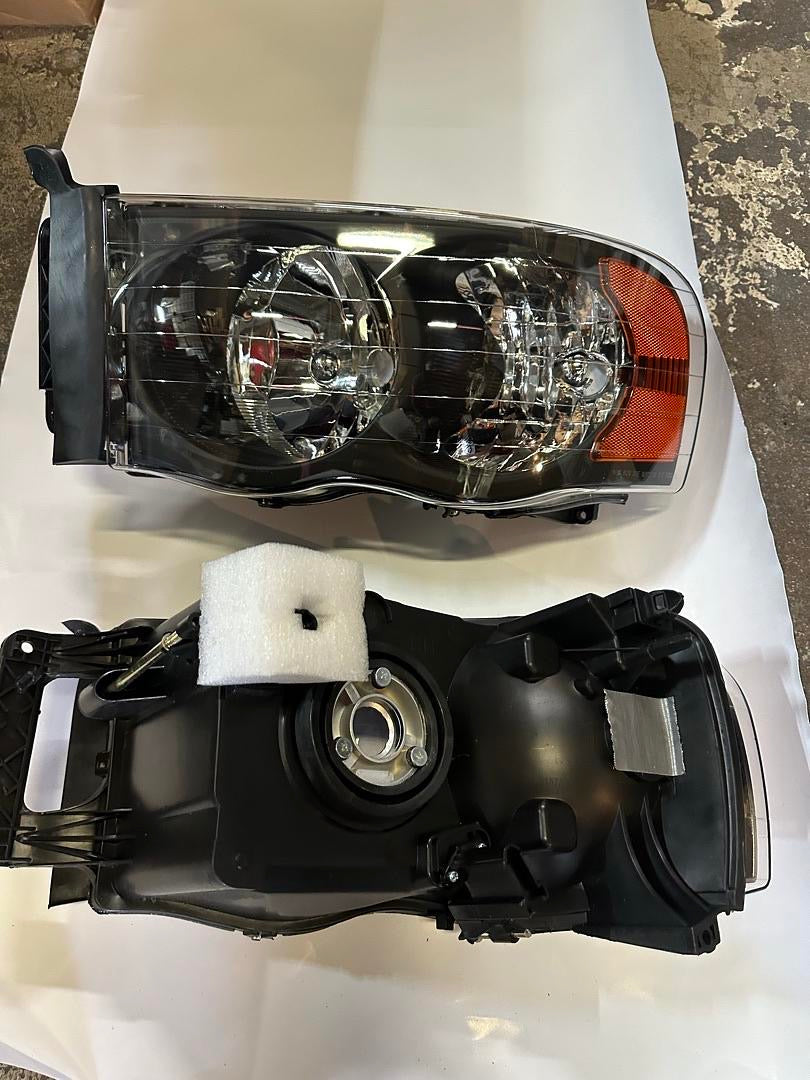 02-05 DODGE RAM 1500 03-05 RAM 2500 3500 BLACK AMBER HEADLIGHTS
