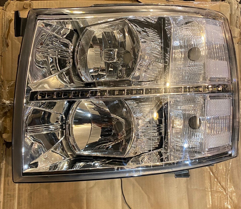 REFURBISHED 07-13 CHEVY SILVERADO LED CHROME CLEAR HEADLIGHTS
