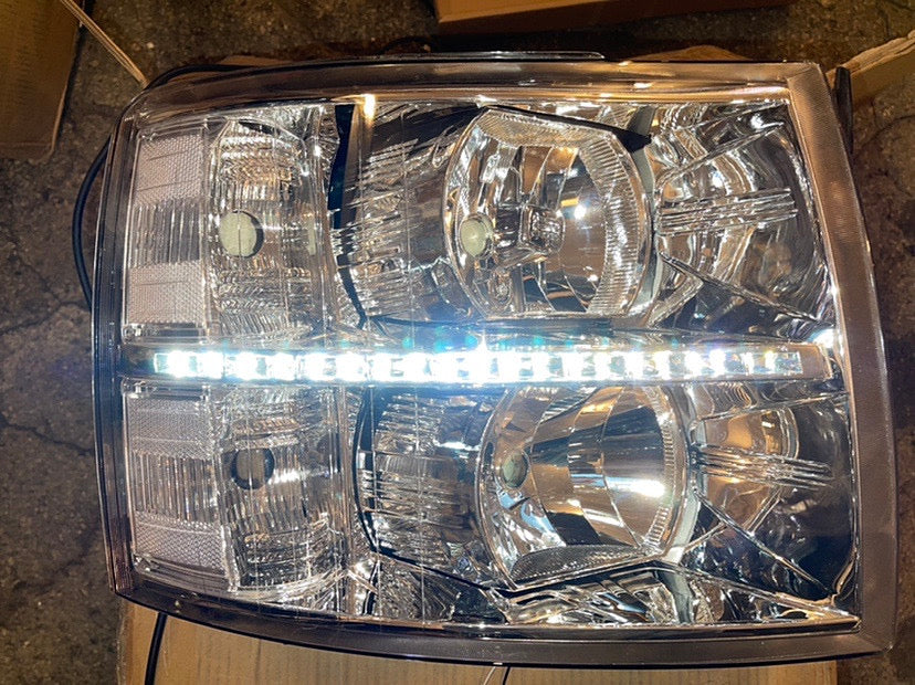 REFURBISHED 07-13 CHEVY SILVERADO LED CHROME CLEAR HEADLIGHTS