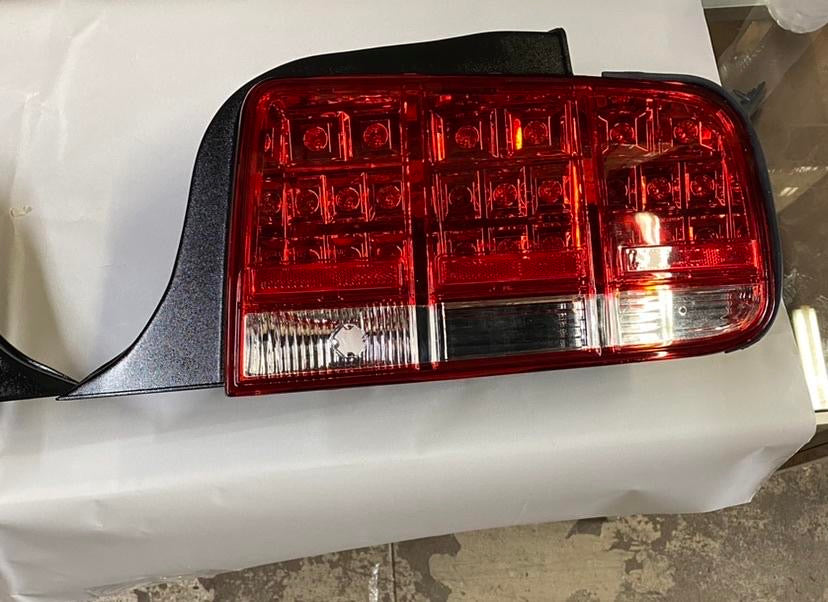 05-07 FORD MUSTANG LED RED TAILLIGHTS