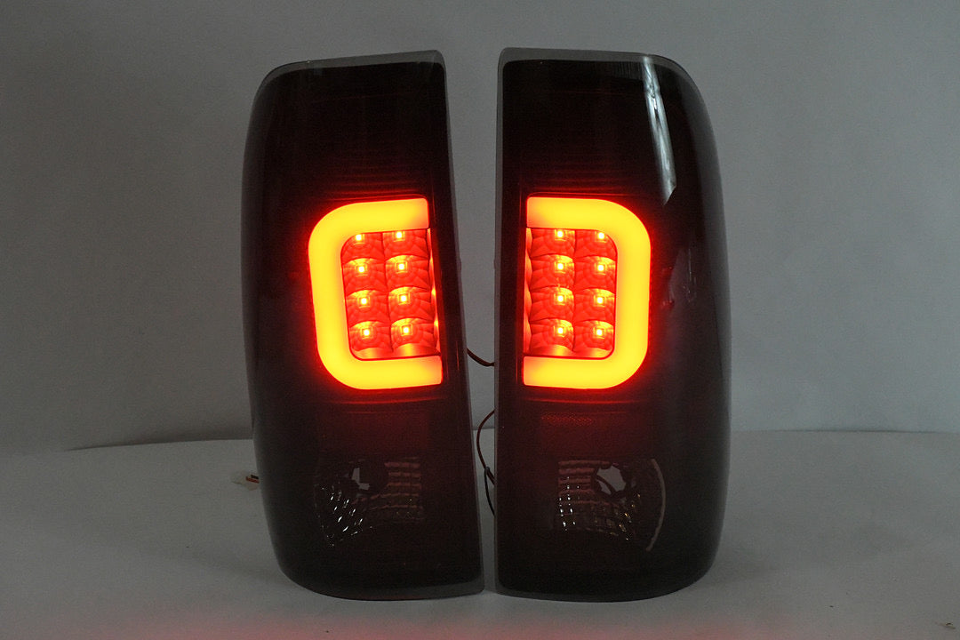 08-16 FORD F-250 / F-350 / F-450 / F-550 SUPER DUTY BLACK HOUSING AND SMOKED AND C-STYLE LED TAIL LIGHTS