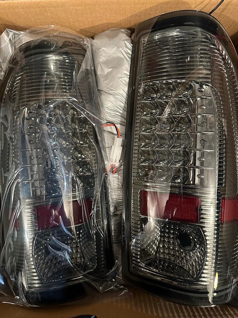 08-16 F250-F550 SD / 09-16 F350 F450/15-16 F550 LED TAIL LIGHT ASSEMBLY DRIVER & PASSENGER SIDE