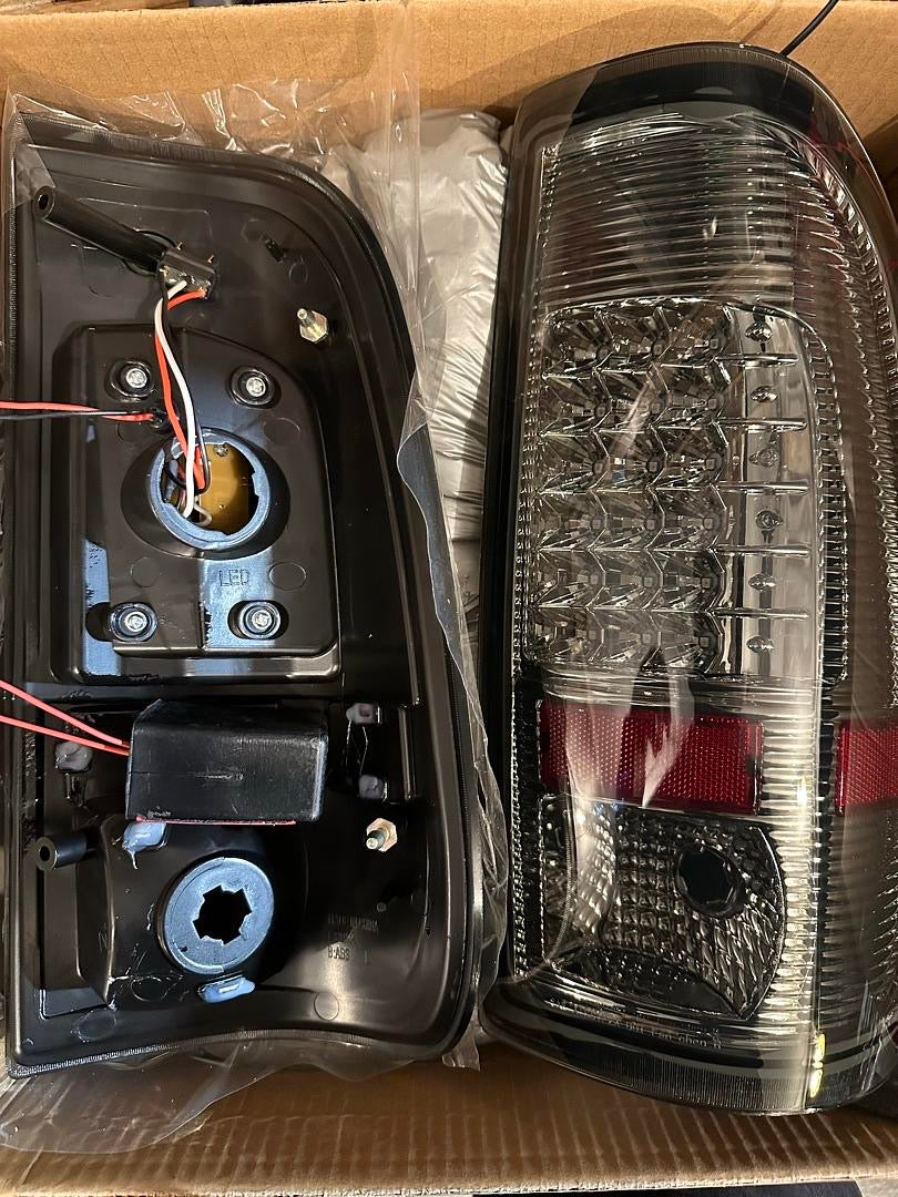 08-16 F250-F550 SD / 09-16 F350 F450/15-16 F550 LED TAIL LIGHT ASSEMBLY DRIVER & PASSENGER SIDE