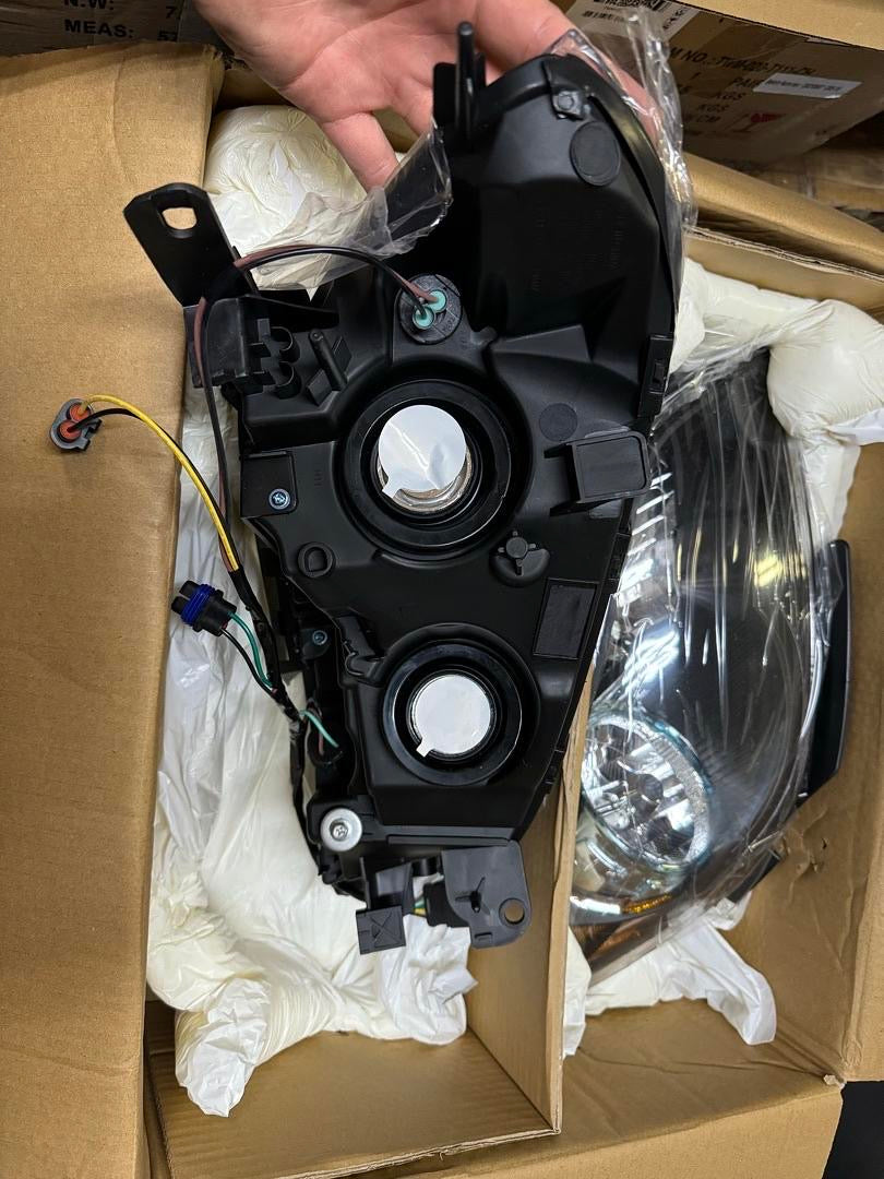 HEADLIGHT ASSEMBLY, DRIVER AND PASSENGER SIDE, BLACK HOUSING AMBER CORNER, BLACK AMBER [FOR 08-12 CHEVY MALIBU]