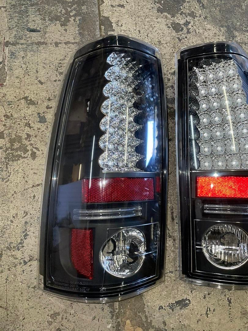 99-02 CHEVY SILVERADO BLACK HOUSING LED TAILIGHTS