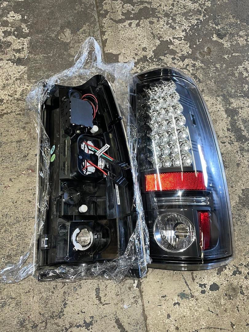 99-02 CHEVY SILVERADO BLACK HOUSING LED TAILIGHTS