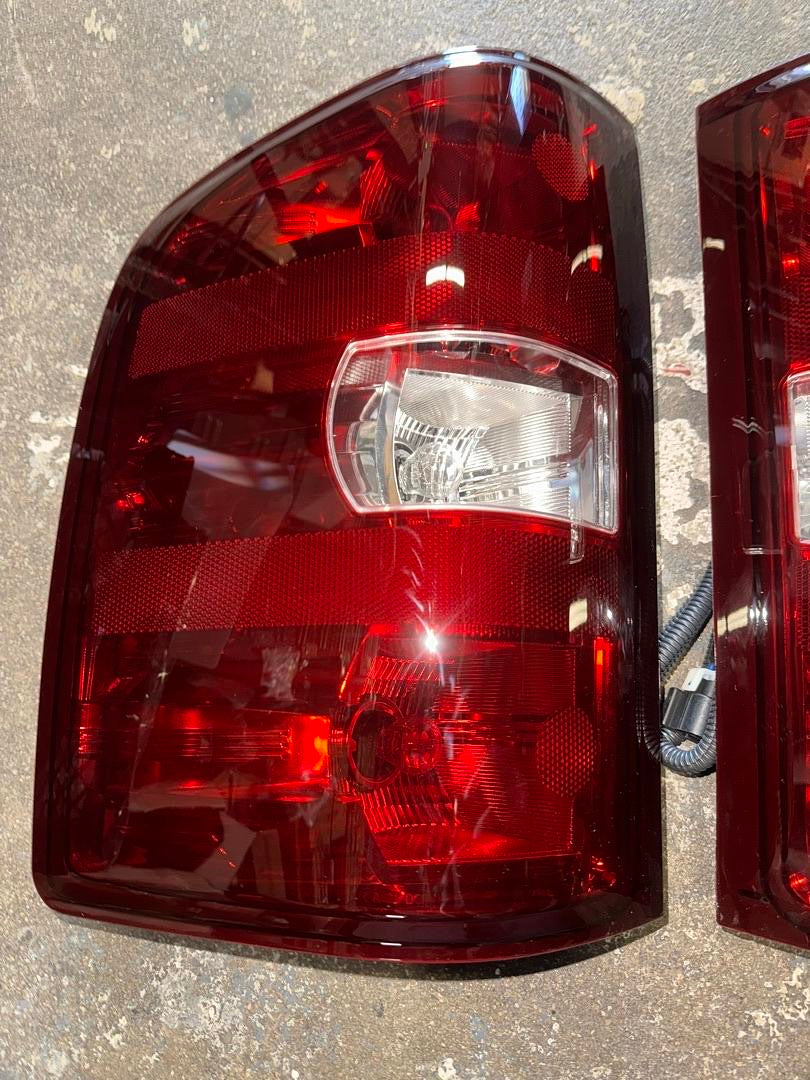 07-13 CHEVY SILVERADO 1500 RED SMOKED ORIGINAL STYLE TAILLIGHTS
