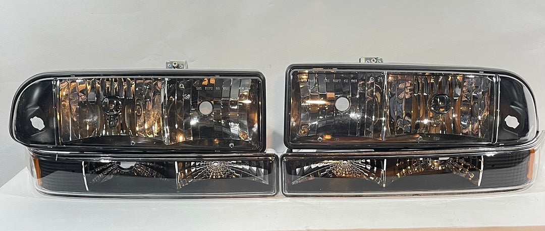 98-04 CHEVY BLAZER / S10 BLACK HOUSING AND AMBER HEADLIGHTS