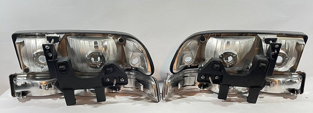 98-04 CHEVY BLAZER / S10 SMOKED HOUSING AND AMBER HEADLIGHTS