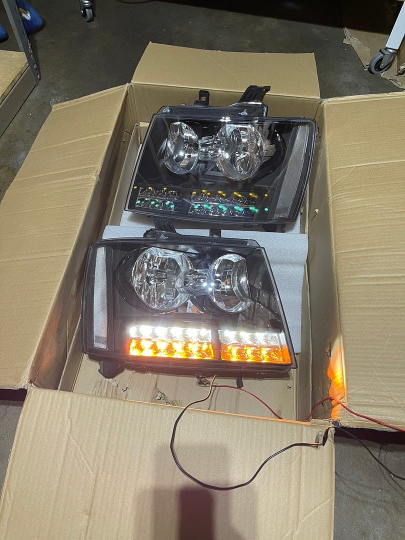 CHEVY TAHOE / SUBURBAN / AVALANCHE BLACK HOUSING LED HEADLIGHTS FOR 2007 TO 2014