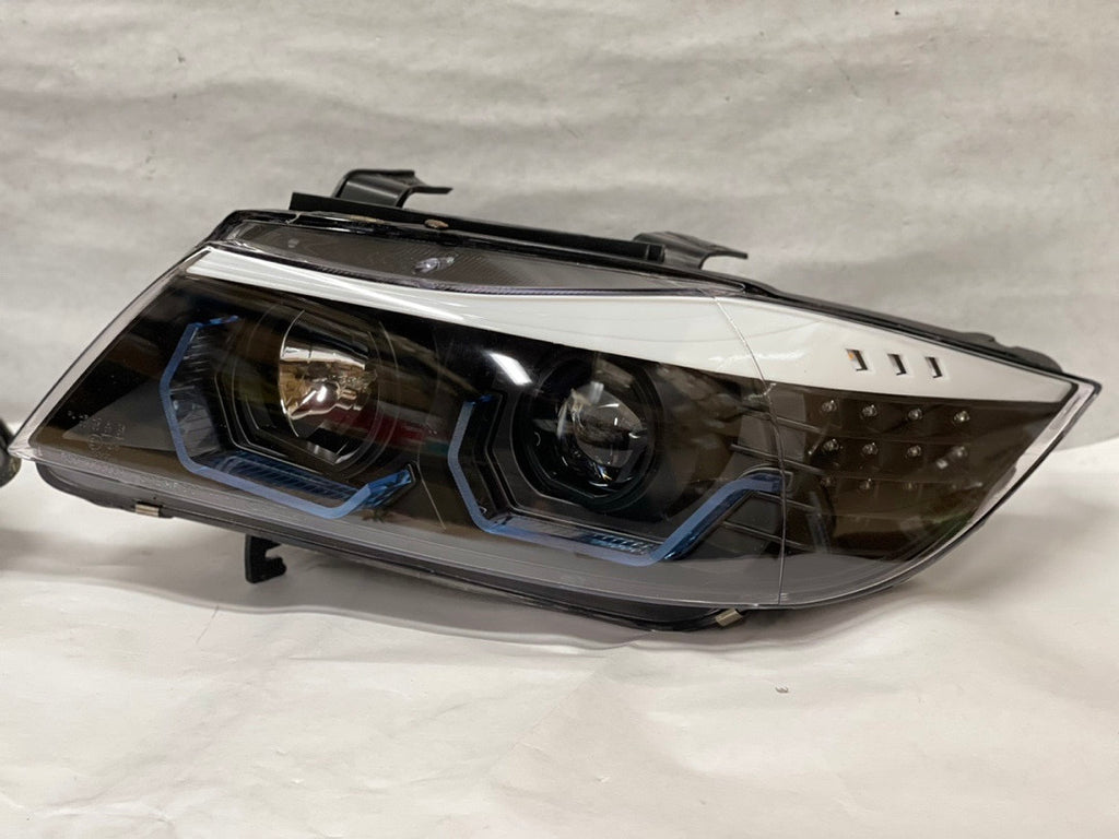 05-08 3-SERIES 4DR ONLY 325I / 328I / 335I BLUE U HALO LED LIGHT PROJECTOR PAIR OF BLACK HEADLIGHTS BEAMER