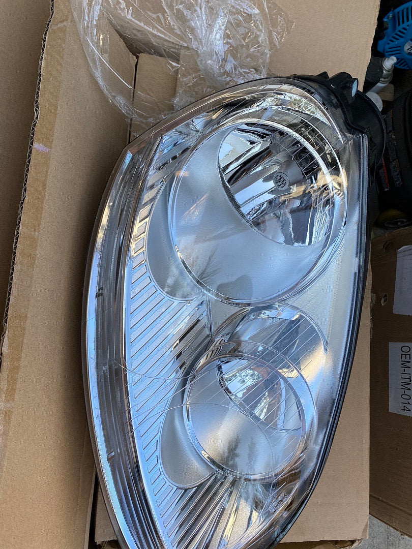 05-10 VOLKSWAGEN JETTA RABBIT HEADLIGHTS CH