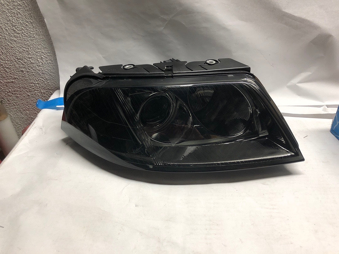 Open Box 01-05 VOLKSWAGEN PASSAT SMOKED HEADLIGHTS