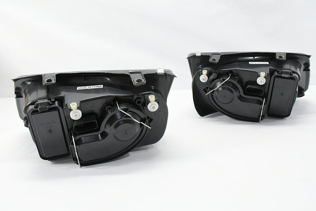 Open box 99-05 VOLKSWAGEN JETTA BK CL1 HEADLIGHTS
