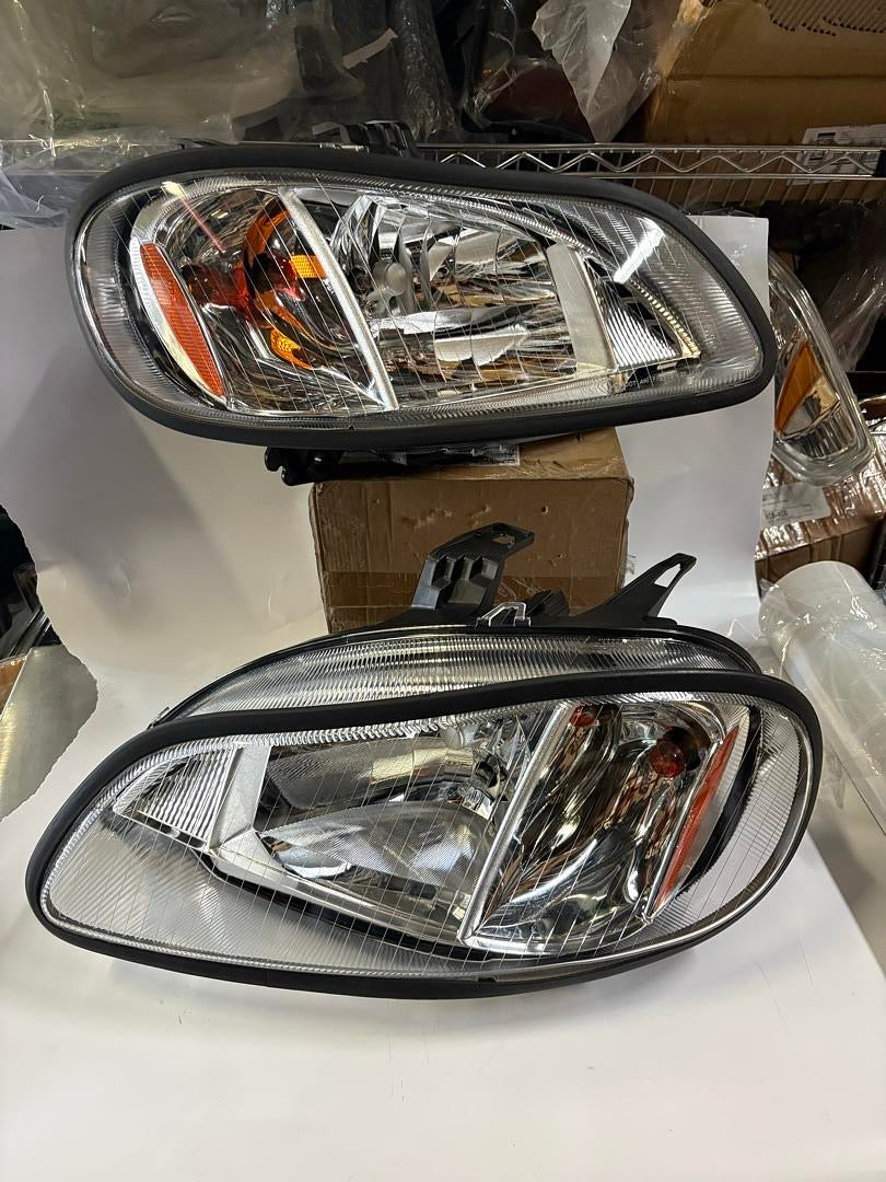 2004-2012 FREIGHTLINER BUSINESS CLASS M2 | 2003-2013 M2 106 DRIVER AND PASSENGER HEADLIGHTS CHROME AMBER