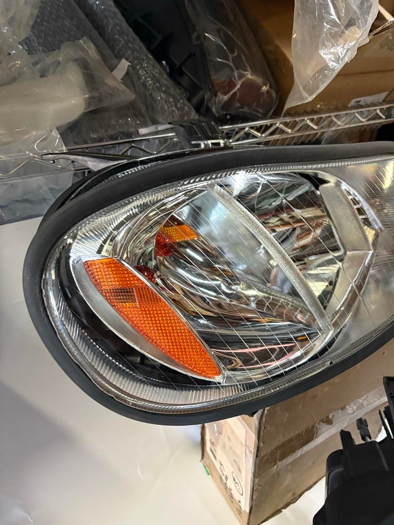 2004-2012 FREIGHTLINER BUSINESS CLASS M2 | 2003-2013 M2 106 DRIVER AND PASSENGER HEADLIGHTS CHROME AMBER