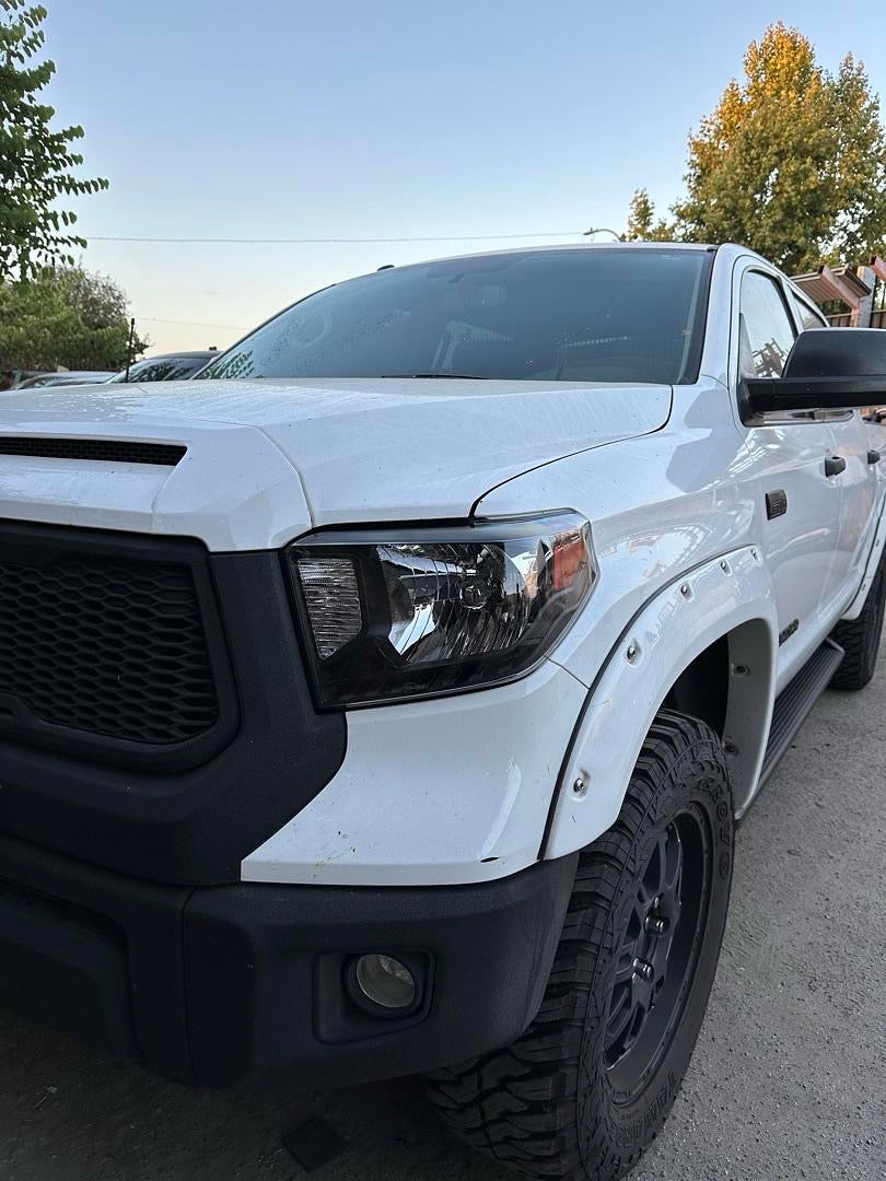 14-18 TOYOTA TUNDRA BLACK HOUSING HEADLIGHTS