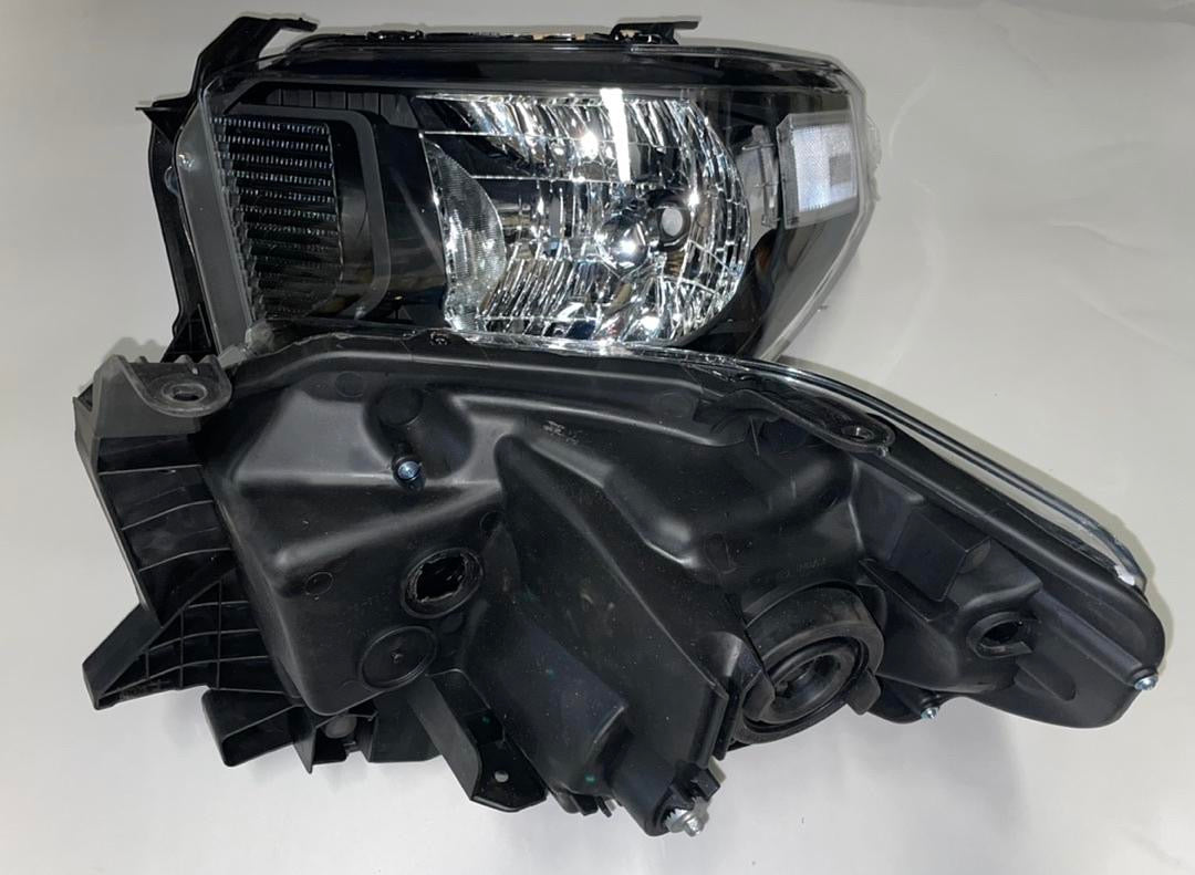14-18 TOYOTA TUNDRA BLACK HOUSING WITH CLEAR REFLECTOR HEADLIGHTS