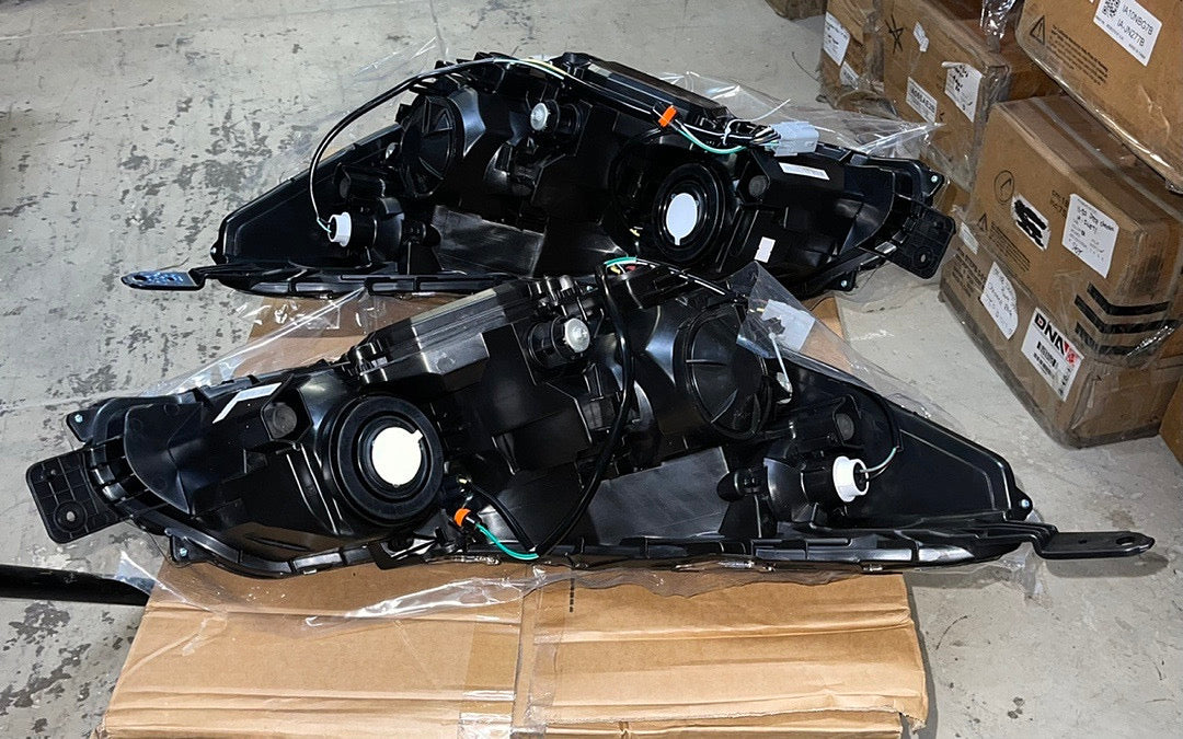 REFURBISHED 10-14 SUBARU OUTBACK / LEGACY PROJECTOR SMOKE / CLEAR HOUSING HEADLIGHTS
