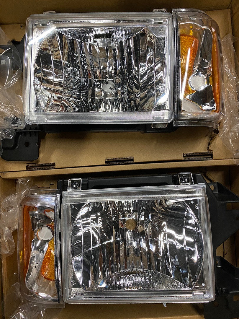 HEADLIGHTS FORD F-150 / F-350 / BRONCO CHROME HOUSING HEADLIGHTS FOR 1987 TO 1991