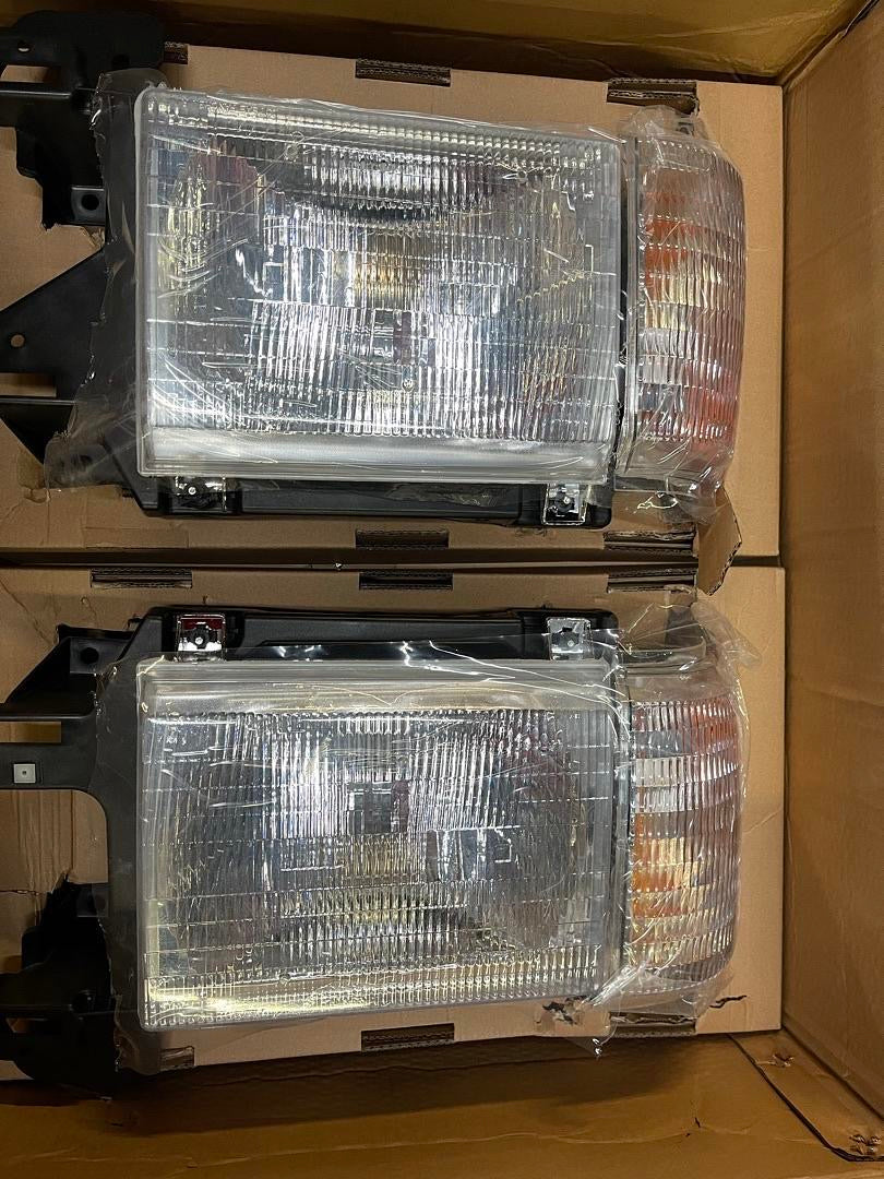 REFURBISHED 87-91 FORD BRONCO / F-150 F-250 F-350 CHROME FACTORY STYLE HEADLIGHTS REPLACEMENT