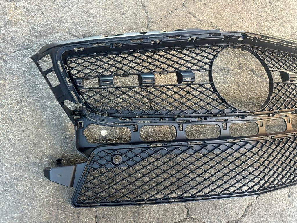 12-15 MERCEDES BENZ CLS550 FRONT GRILLE