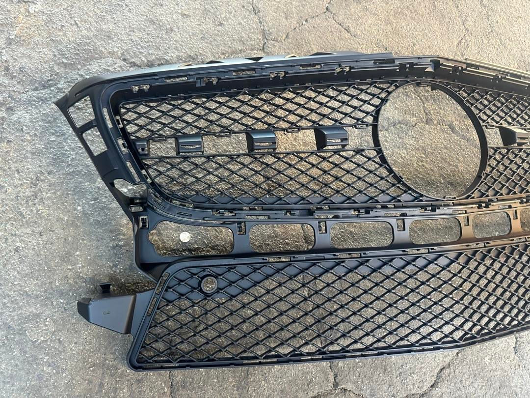 12-15 MERCEDES BENZ CLS550 FRONT GRILLE