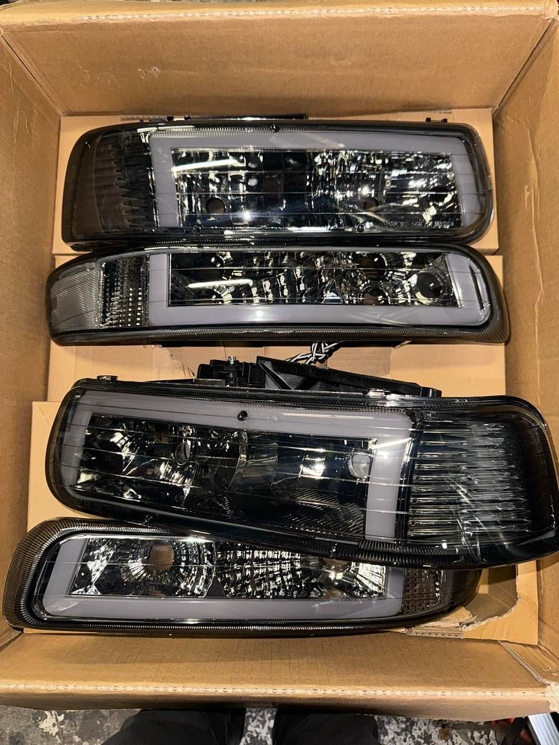99-02 CHEVY SILVERADO 00-06 CHEVY TAHOE SUBURBAN HEADLIGHTS