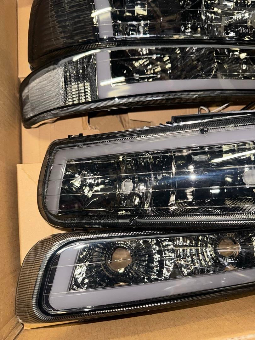 99-02 CHEVY SILVERADO 00-06 CHEVY TAHOE SUBURBAN HEADLIGHTS