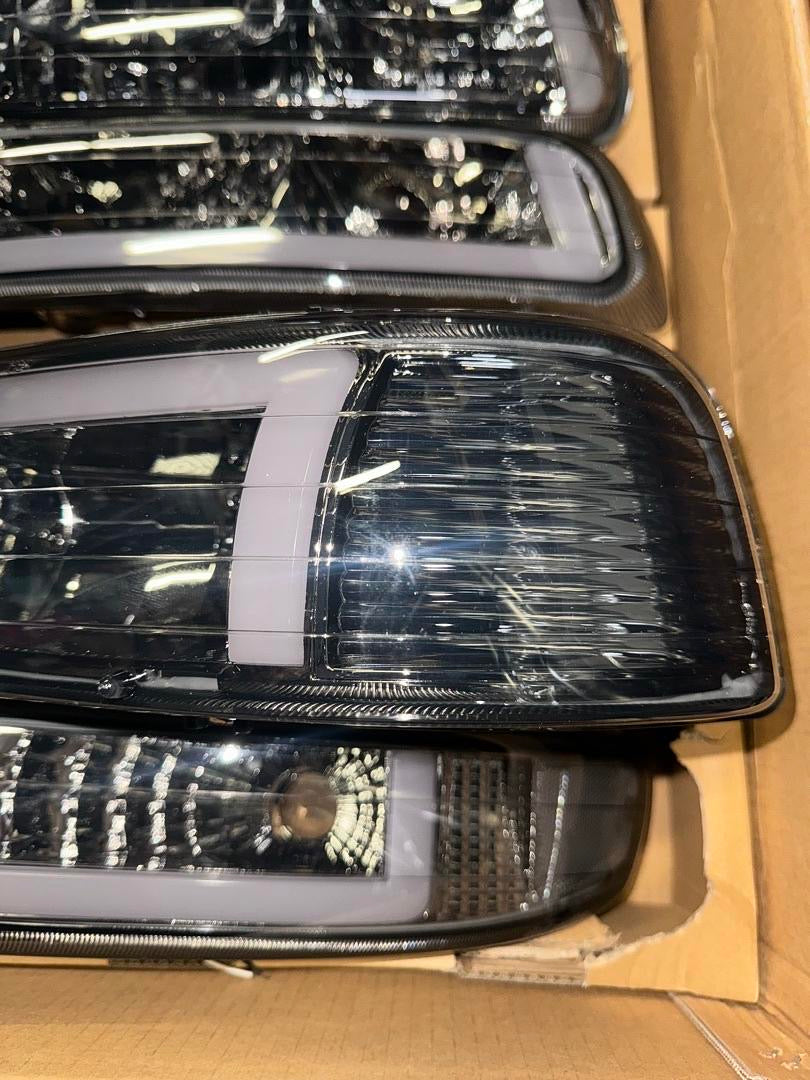 99-02 CHEVY SILVERADO 00-06 CHEVY TAHOE SUBURBAN HEADLIGHTS