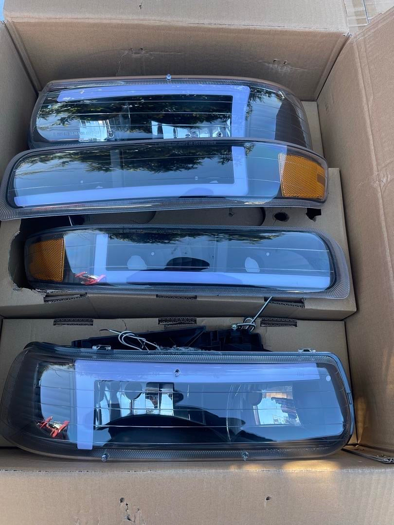 REFURBISHED 99-02 CHEVY SILVERADO BLACK HOUSING G3 LED HEADLIGHTS