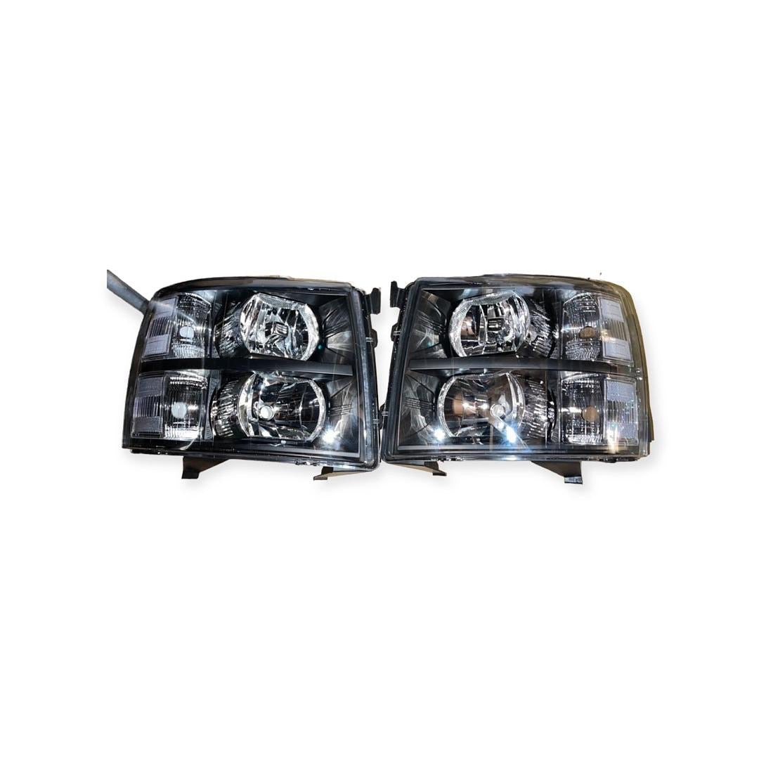 NEW !! 07-13 CHEVY SILVERADO BLACK HOUSING AND CLEAR