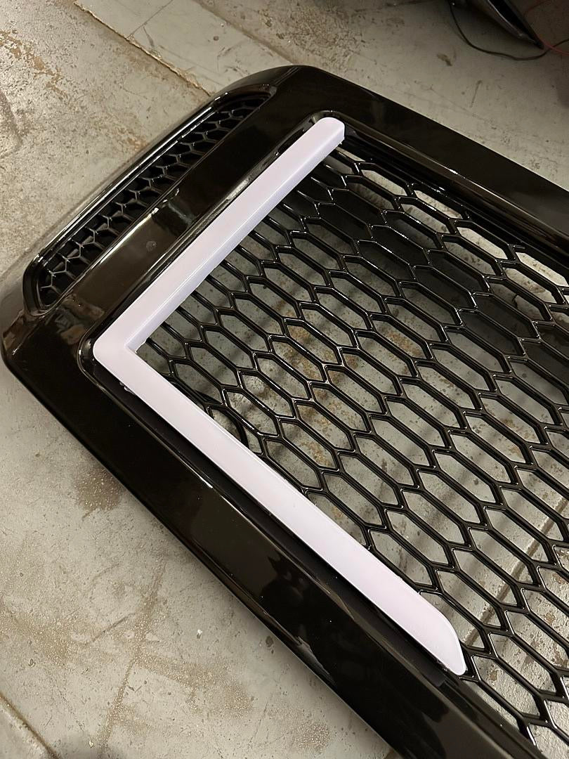 2005 - 2007 FORD F250/ F350 / F450 /F550 SD BADGELESS DIAMOND MESH STYLE GLOSS BLACK