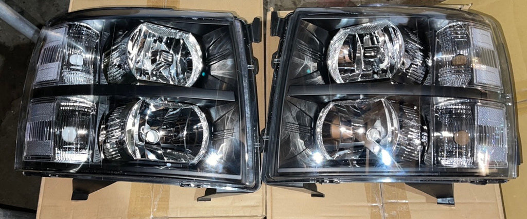 NEW !! 07-13 CHEVY SILVERADO BLACK HOUSING AND CLEAR