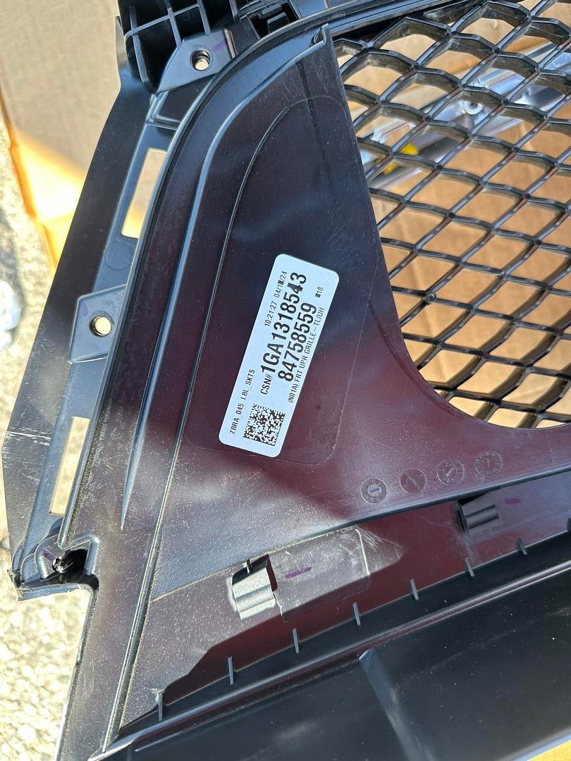 20-21 CADILLAC XT6 FRONT BLACK MESH GRILLE