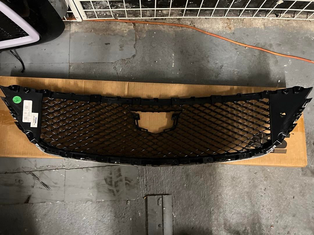 CADILLAC CT5 2020-2023 FRONT GRILLE BLACK SPORT WITHOUT CAMERA