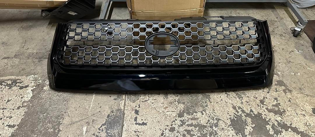 #R18 18-21 TOYOTA TUNDRA GLOSSY BLACK OEM FACTORY STYLE HONEYCOMB