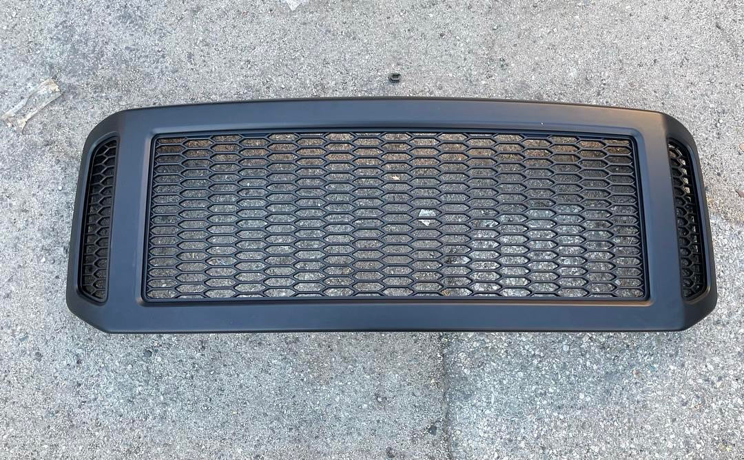 05-07 FORD F250 F350 F450 F550 MATTE BLACK DIAMOND MESH GRILLE