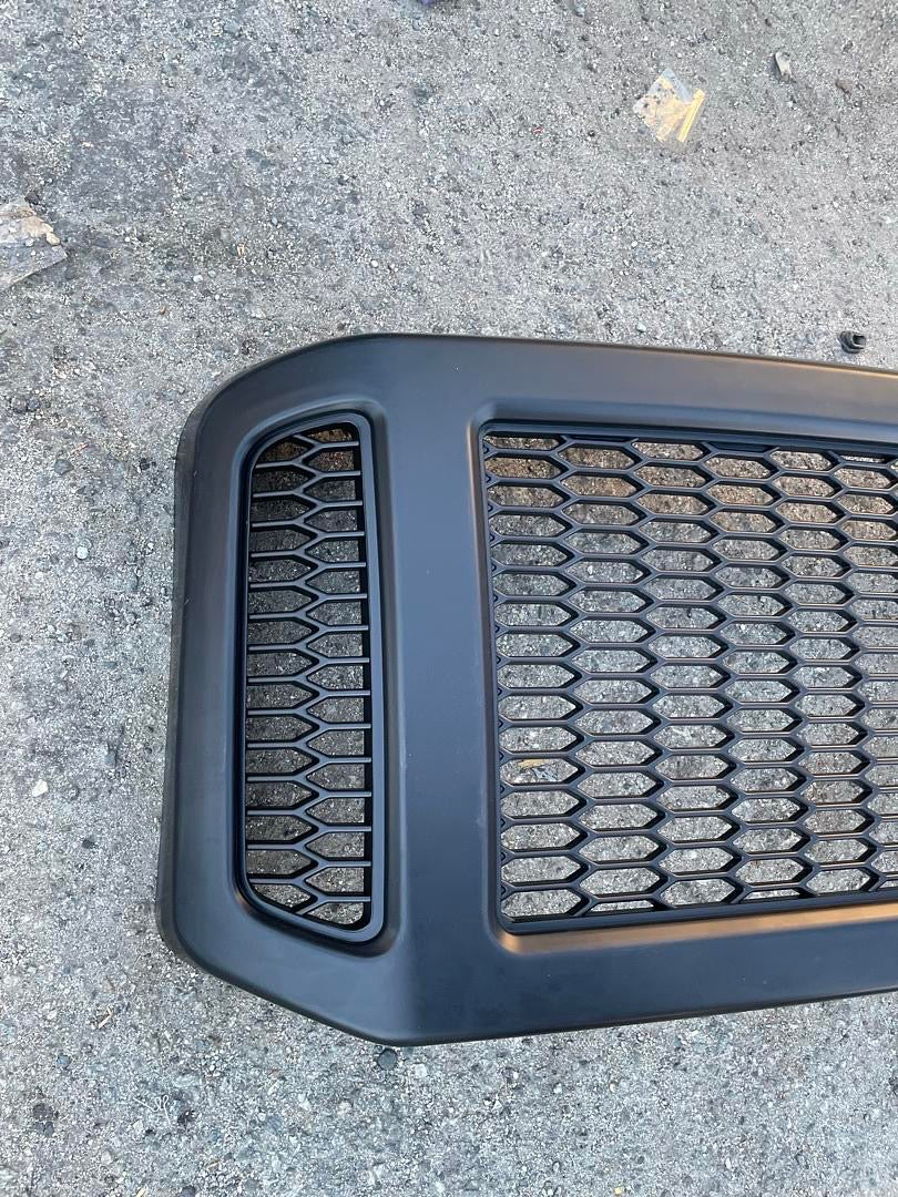 05-07 FORD F250 F350 F450 F550 MATTE BLACK DIAMOND MESH GRILLE