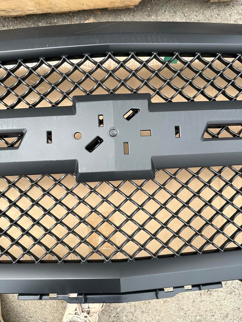 #R1 DISPLAY 14-15 CHEVY SILVERADO BLACK GRILLE